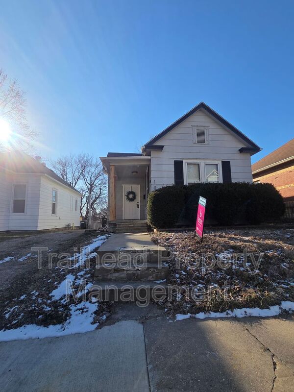 St Joseph House: 1024 Roosevelt Ave