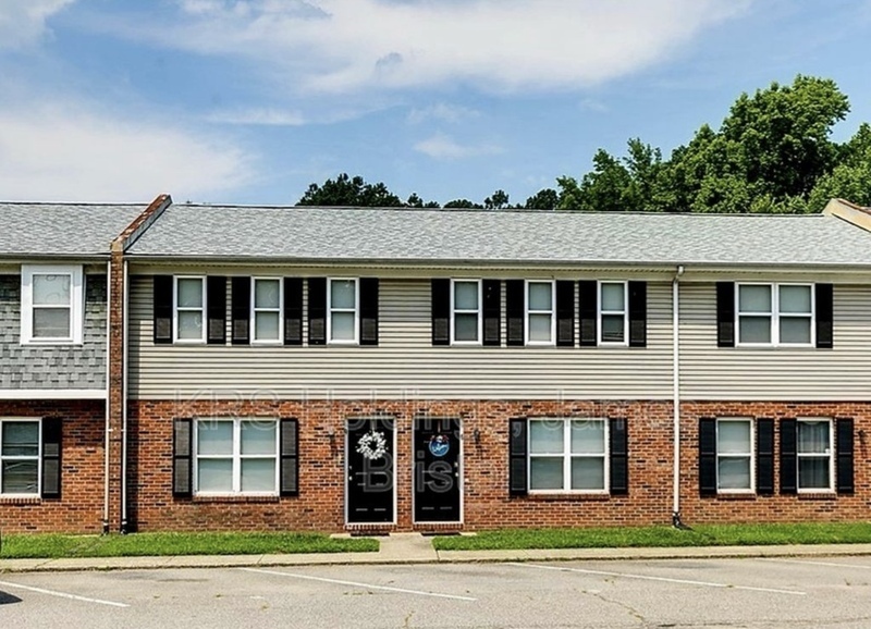 Colonial heights Townhome: 1400 meridian