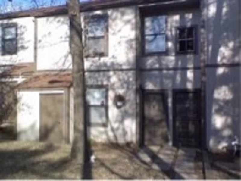 Pine Hill House: 506 Bromley Estates
