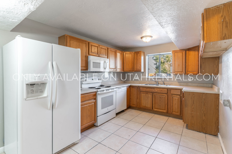 West Valley City Condo: 4420 S Dean Cir