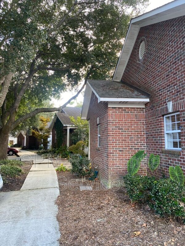 Wilmington House: 4210 Lake Ave