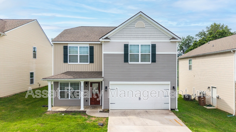 Knoxville House: 2326 McCampbell Wells Way