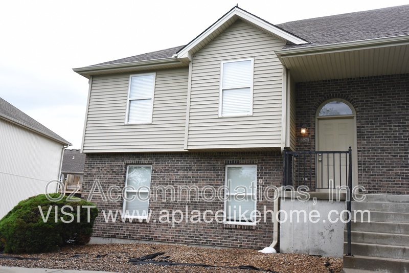 Kansas City Townhome: 8626 N Cleveland Ln