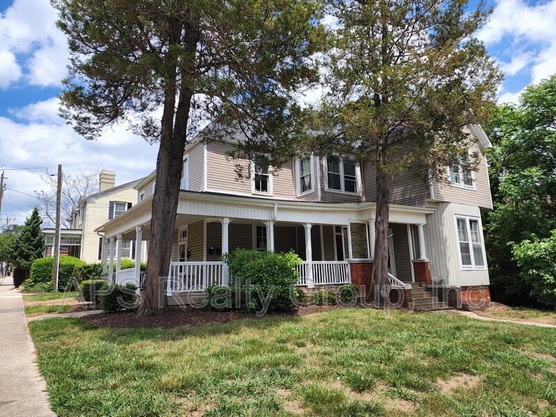 Winston-Salem House: 669 Holly Avenue #3