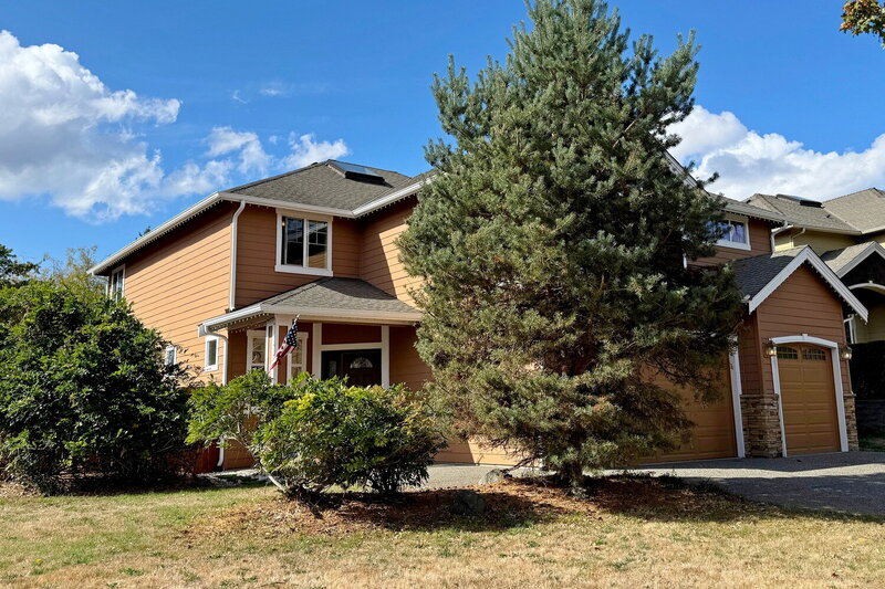 Lynnwood House: 21012 33rd Pl W