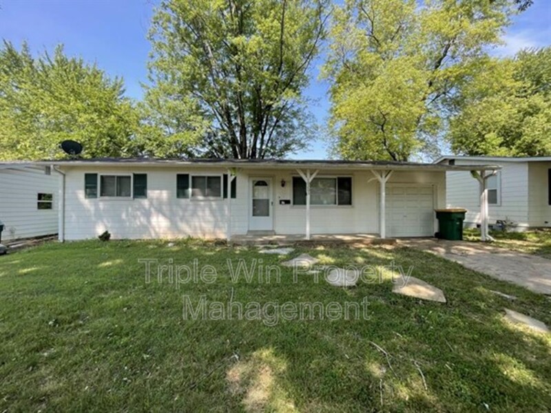 SAINT LOUIS House: 10203 TRIO LN