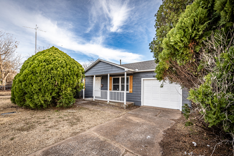 Lawton House: 2218 Northwest Pollard Avenue