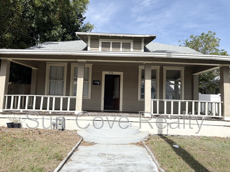 Tampa House: 1216 E 17th Ave
