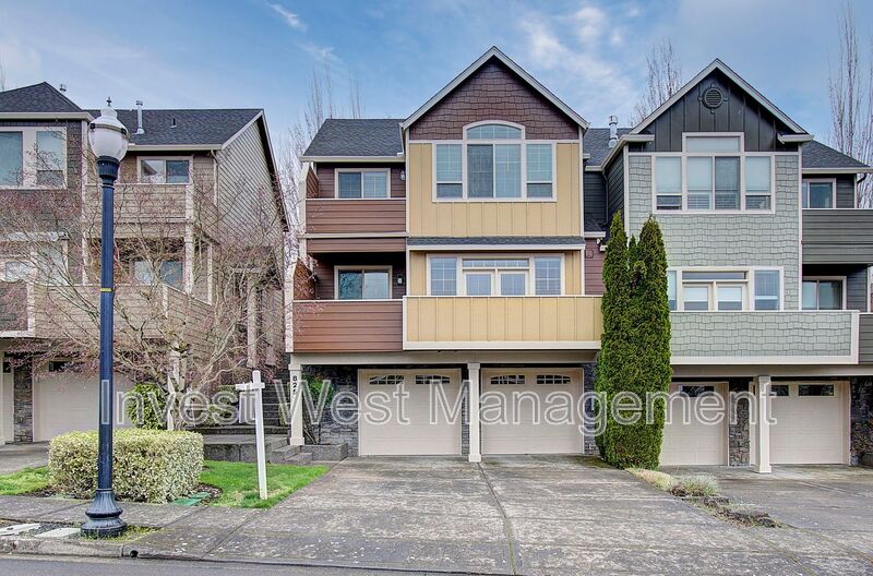 Washougal House: 825 W U St