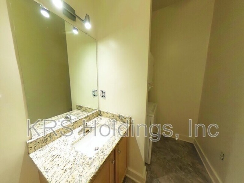 Richmond Condo: 301 Goshen St