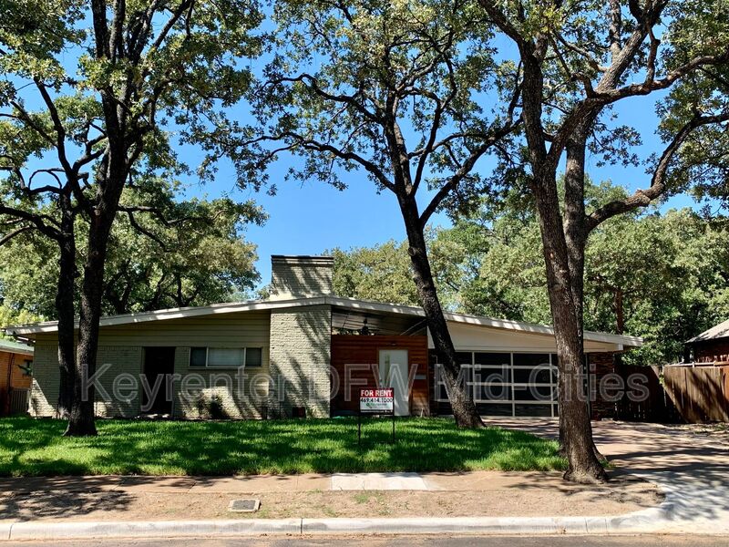 Irving House: 501 Nottingham Drive