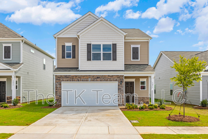 Salisbury House: 1231 Langston Ln