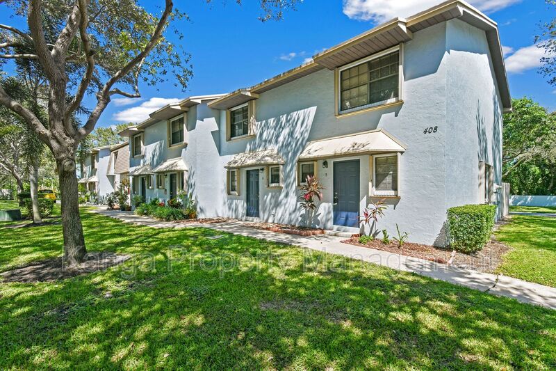 Tequesta Condo: 408 N Cypress Drive