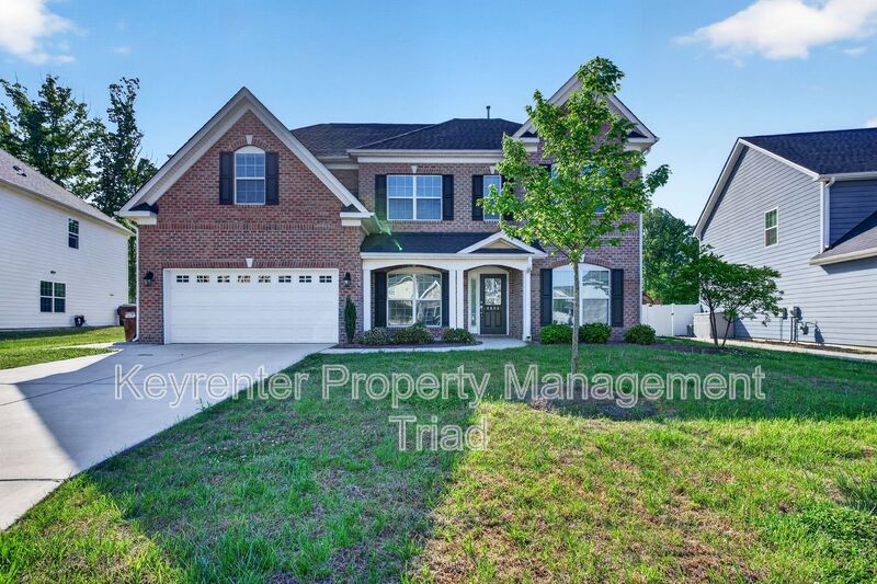 Colfax House: 4604 Skyview Trail