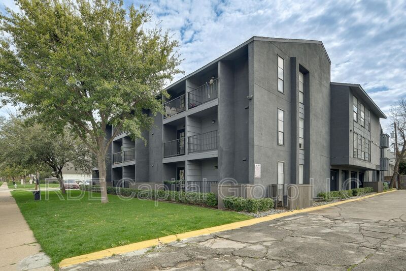 Dallas Condo: 2722 Throckmorton St