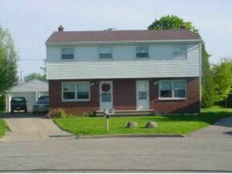 Neenah Condo: 1118 Melrose Court