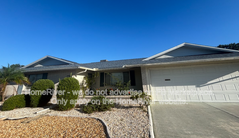 Sun City Center House: 1709 N Pebble Beach Blvd