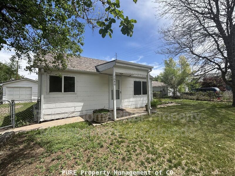 Lakewood House: 1040 Harlan St