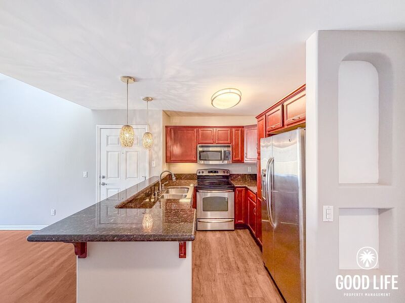 San Diego Condo: 5252 Balboa Arms Dr