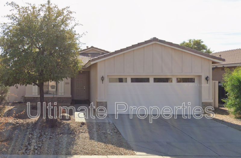 Surprise House: 13849 West Maui Lane