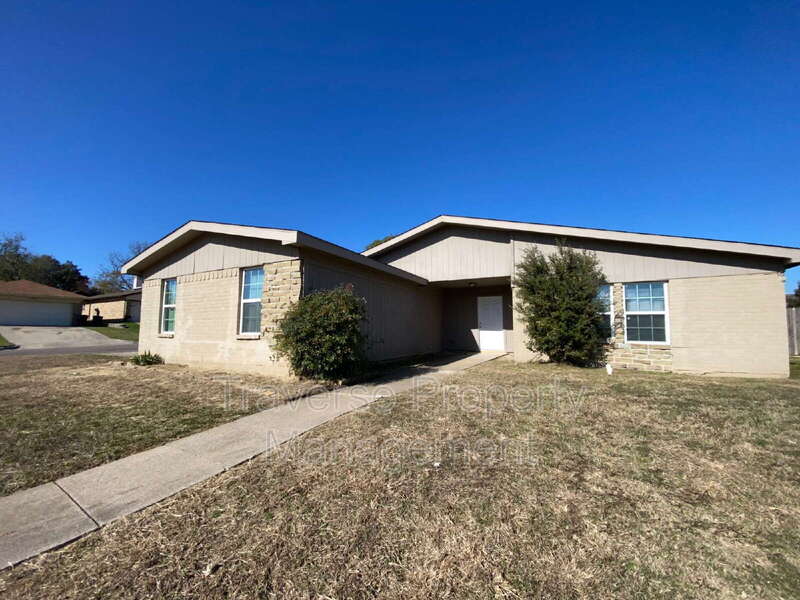 Fort Worth House: 6928 Alexandria Ct