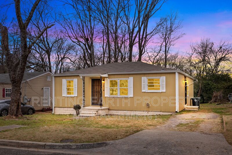 Birmingham House: 7216 Paris Ave