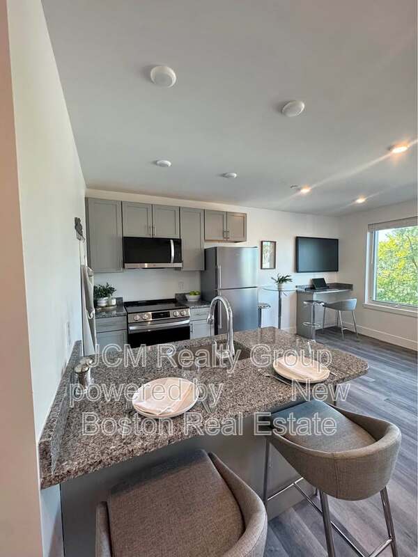 Lynn Condo: 585 Essex Street