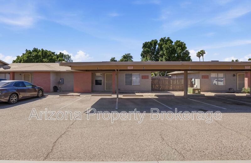Mesa Townhome: 1625 N. Date