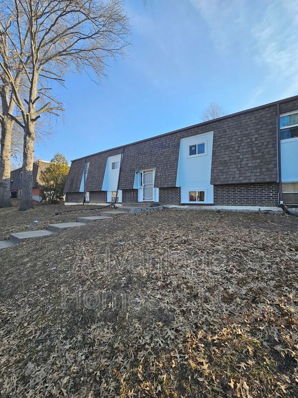 Kansas City Condo: 711 N 70th St