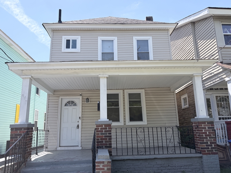 Norfolk House: 907 Rugby Street