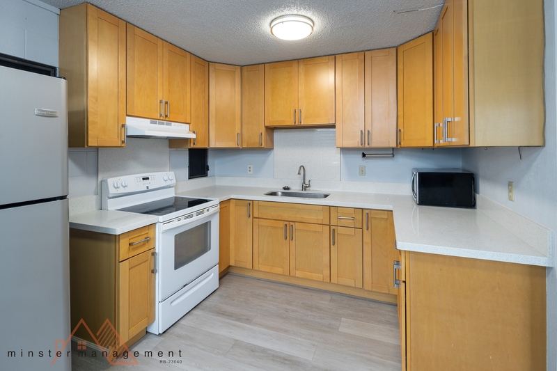 Honolulu Condo: 215 Azores Street