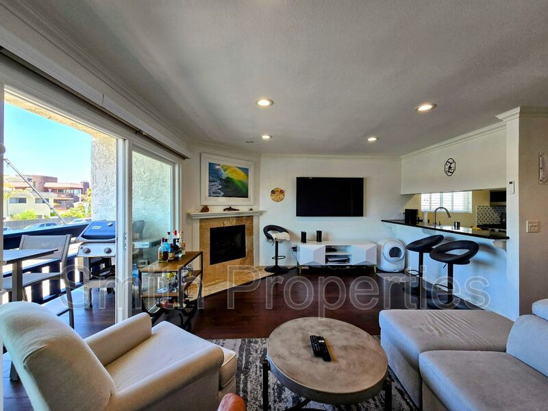 Hermosa Beach Condo: 320 Hermosa Ave