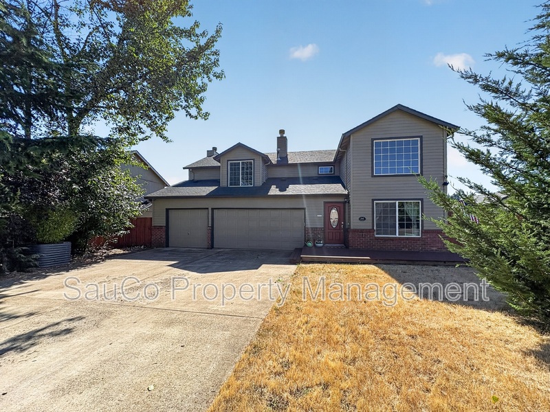 St. Helens House: 245 Trillium Street