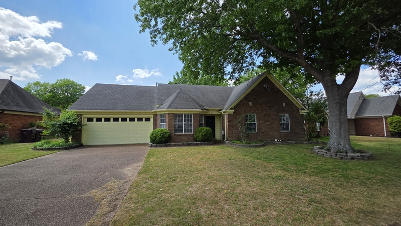 Collierville House: 1471 Wolf Ridge Drive