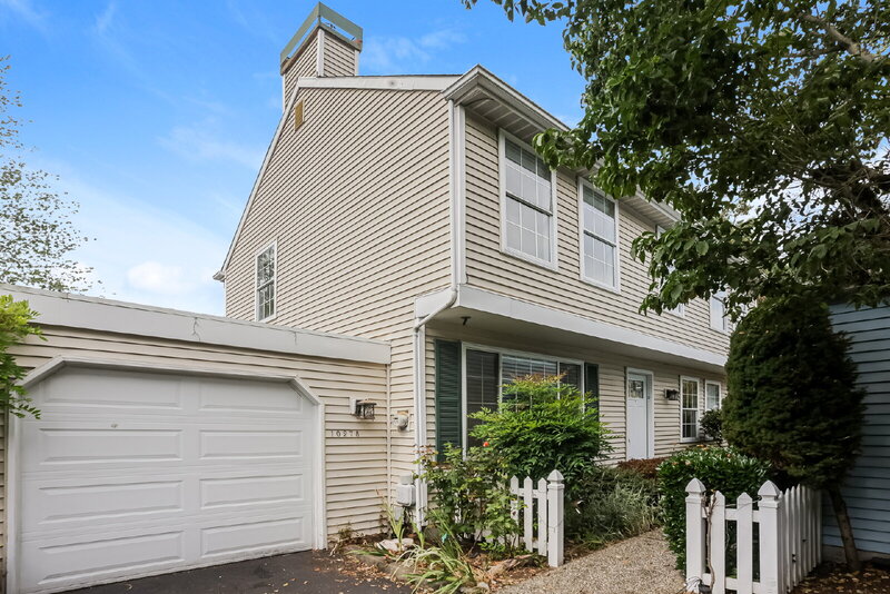 Kirkland House: 10278 NE 129th Ln