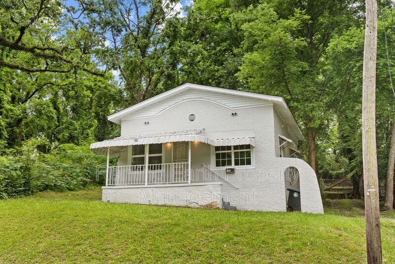 Birmingham House: 624 83rd Place South