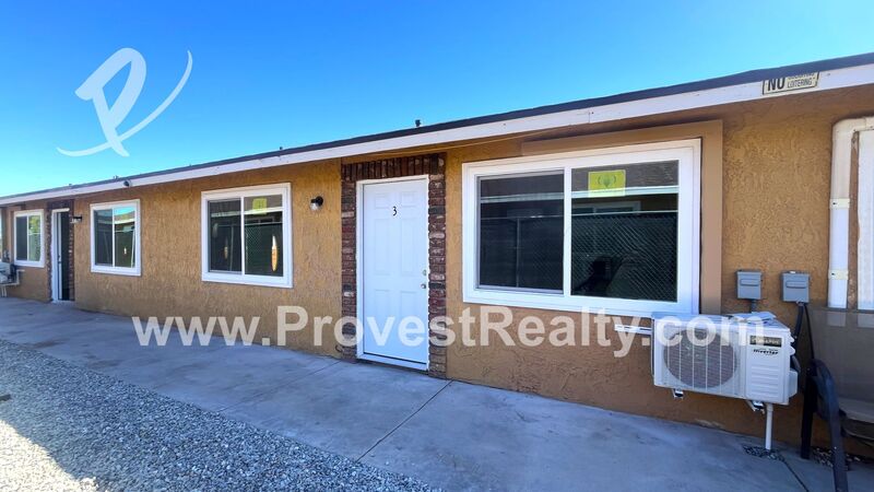 Adelanto House: 11800 White Ave