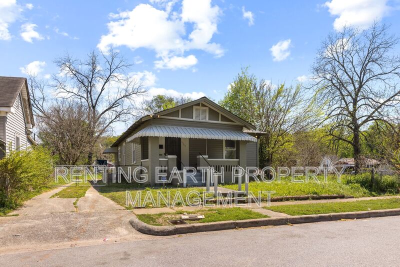 Birmingham House: 6309 3rd Ave S Birmingham
