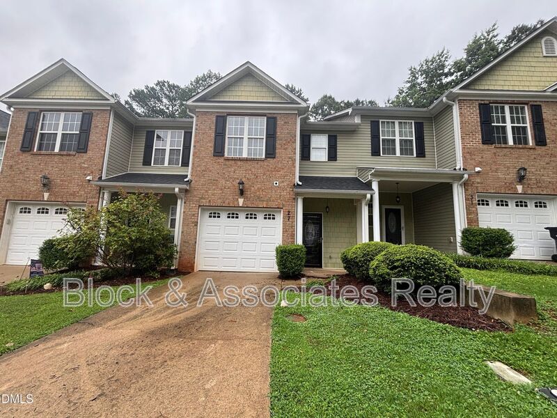 Clayton House: 27 Great View Ct