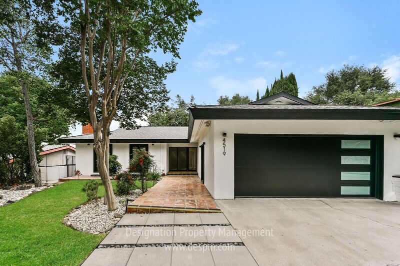 Altadena House: 4519 El Prieto Rd