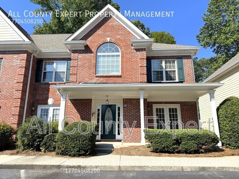 Buford Townhome: 2075 Pine Tree Dr