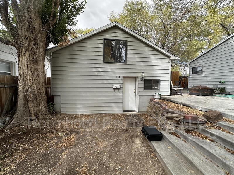 Elko Condo: 659 Elm Street - 1/2