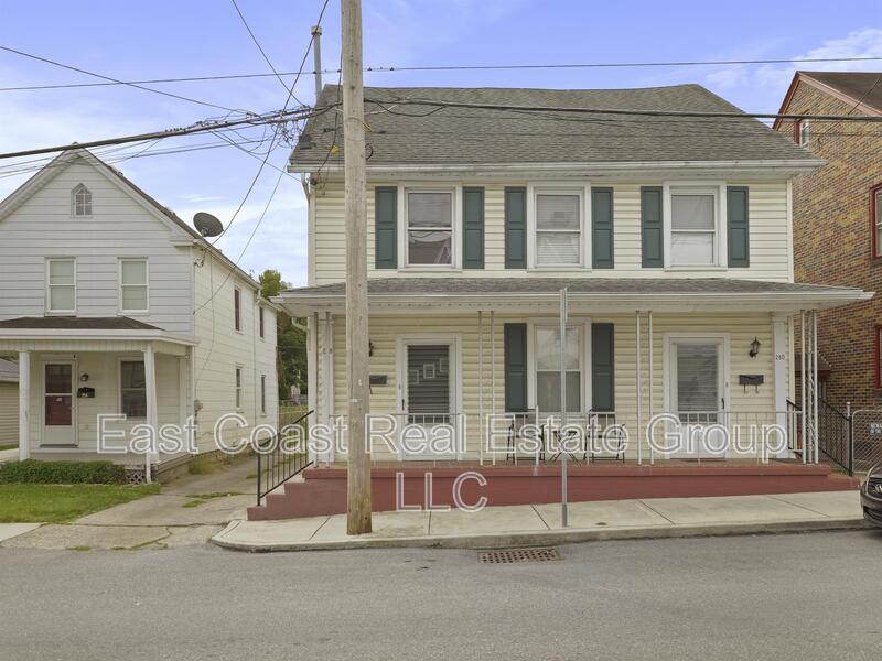 Chambersburg House: 258 W King St