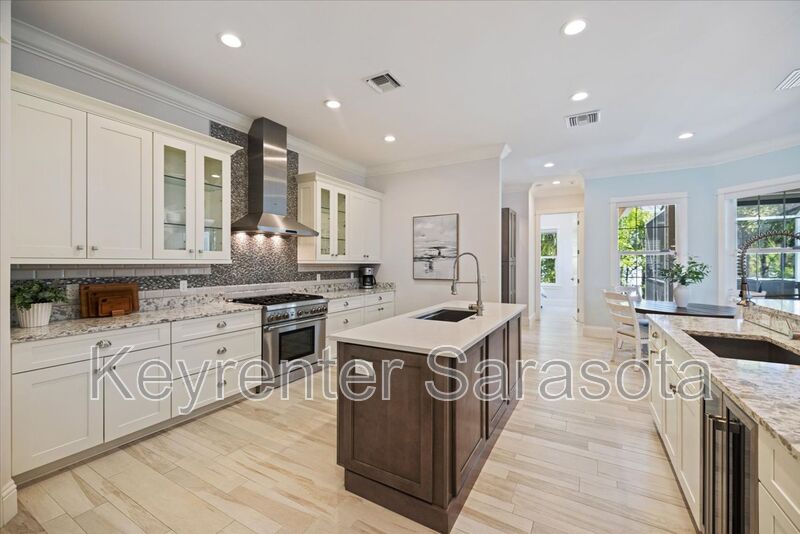 Sarasota House: 3919 Roberts Point Rd