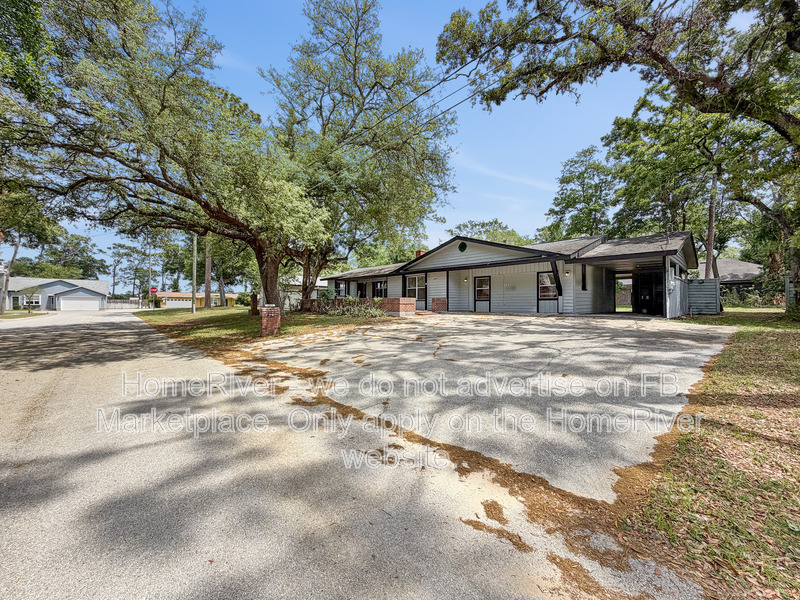 Altamonte Springs House: 1053 Spring Garden St
