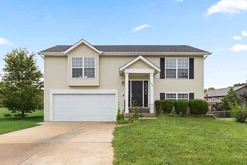 Wentzville House: 708 Tobermory Court