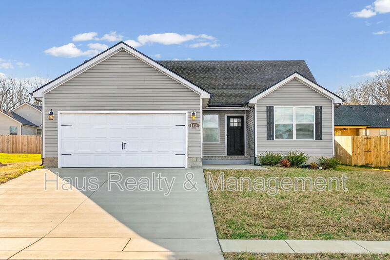 Clarksville House: 1514 Fredrick Dr