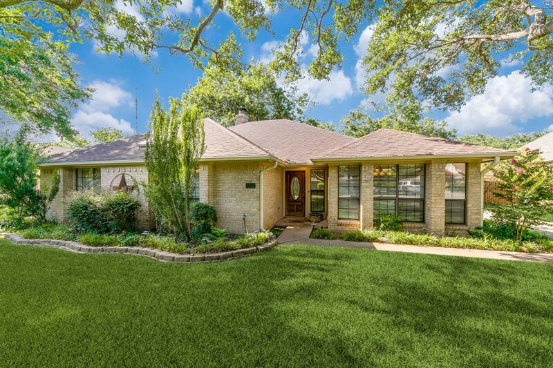 Dallas House: 6629 Sawmill Road