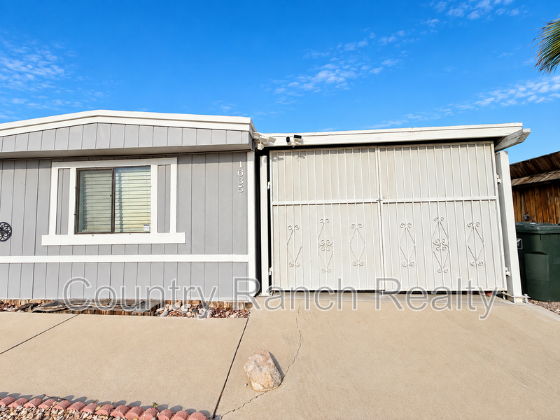 Bullhead City House: 1635 Yale Drive