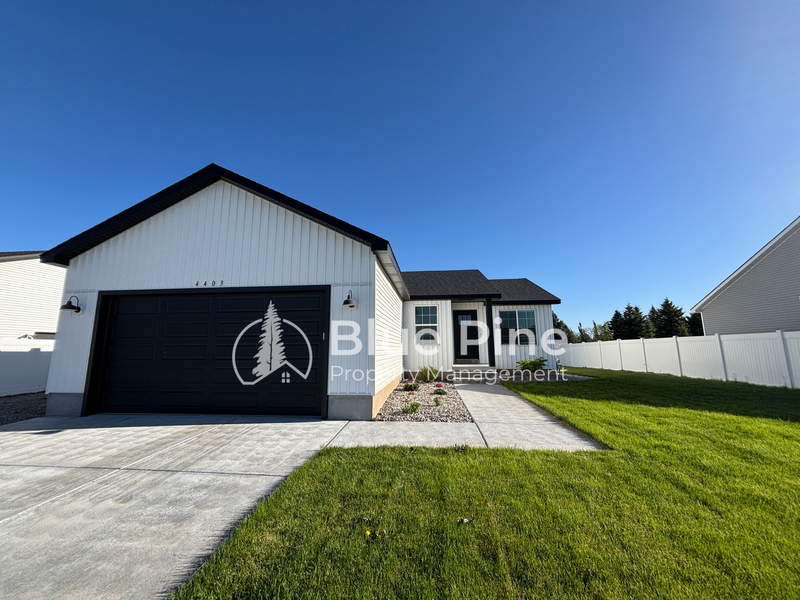 Idaho Falls House: 4403 East Hatch Hollow Lane